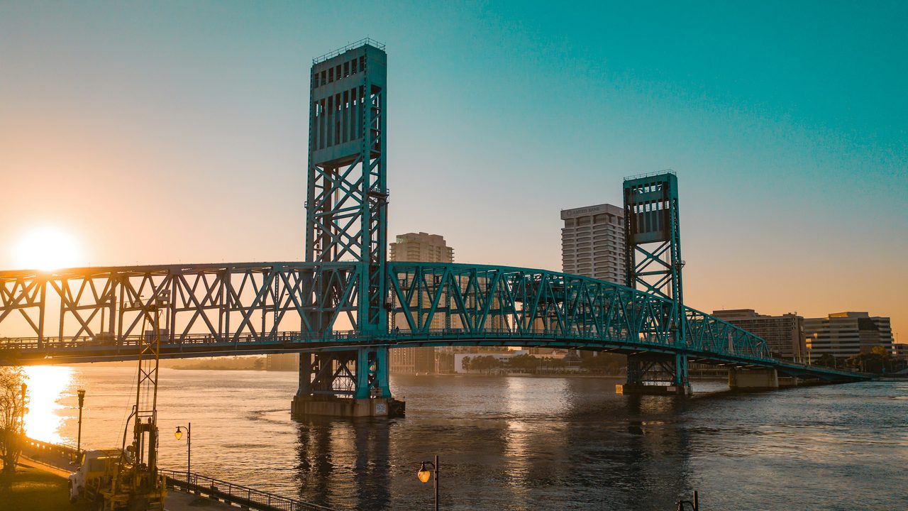 Main Street Bridge crossing the St Johns River in Jacksonville